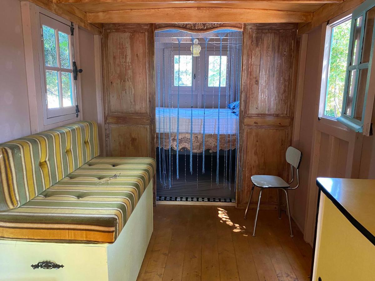 מוגין Les Roulottes De Bayama - Logement Insolite Avec Jacuzzi מראה חיצוני תמונה