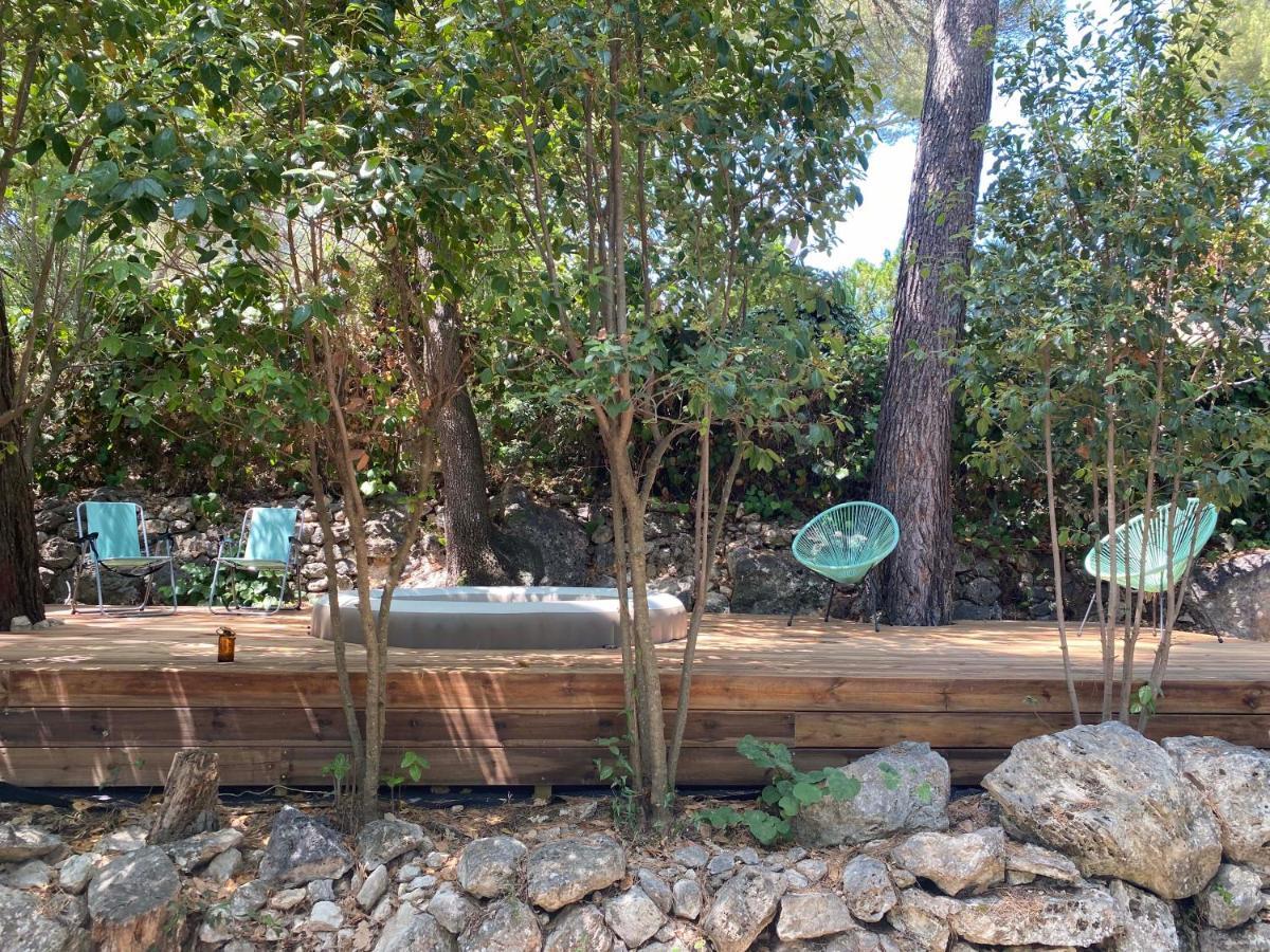 מוגין Les Roulottes De Bayama - Logement Insolite Avec Jacuzzi מראה חיצוני תמונה