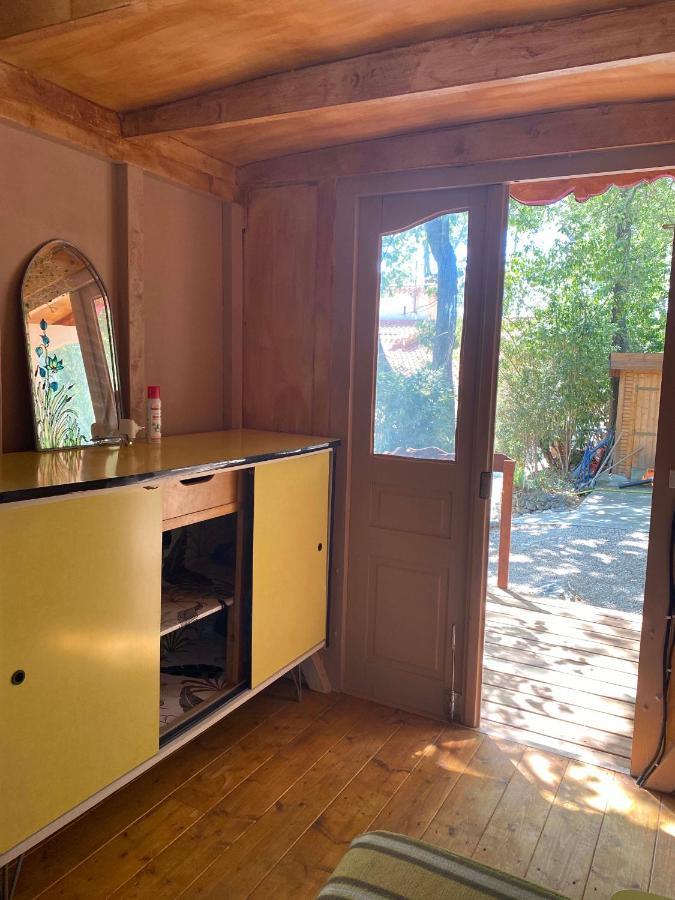 מוגין Les Roulottes De Bayama - Logement Insolite Avec Jacuzzi מראה חיצוני תמונה