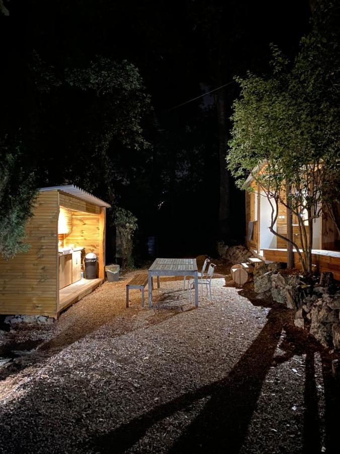 מוגין Les Roulottes De Bayama - Logement Insolite Avec Jacuzzi מראה חיצוני תמונה